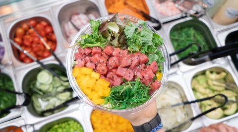 Aloha Poké presenta nueva imagen e inaugura nuevo restaurante en Barcelona