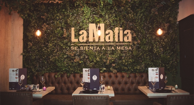 La Mafia se sienta a la mesa llega a Huelva